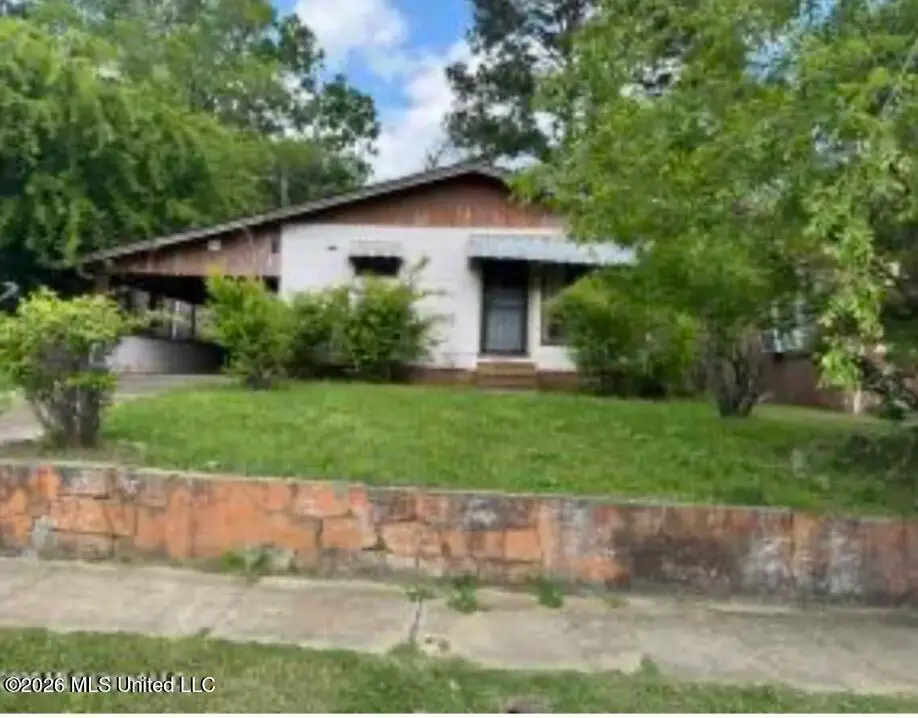 910 Summit Street, McComb, MS 39648 - #1