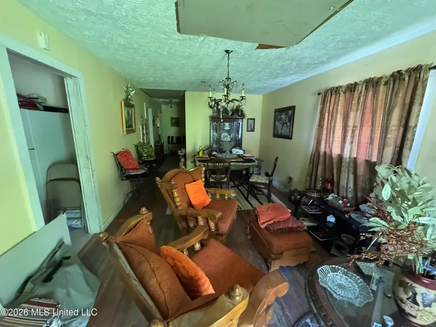 910 Summit Street, McComb, MS 39648 - #3