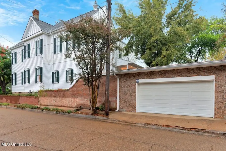 313 S Pearl Street, Natchez, MS 39120 - #3
