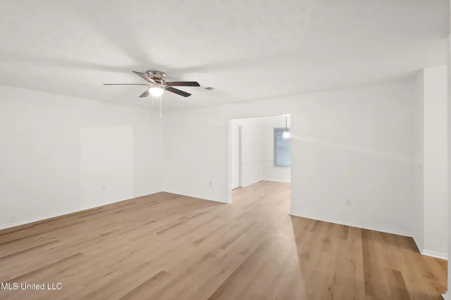18 Begonia Court, Jackson, MS 39206 - #3