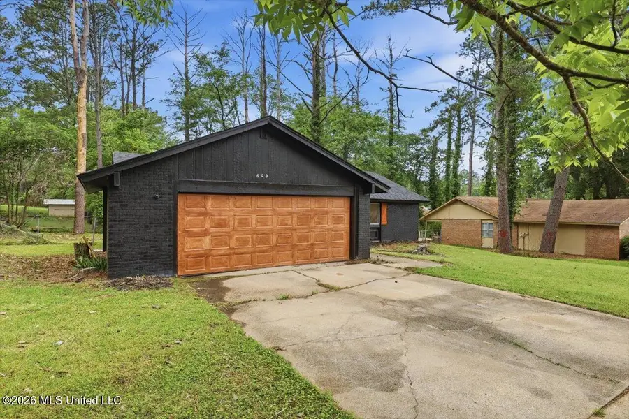 609 Briarcliff Circle, Jackson, MS 39212 - #3