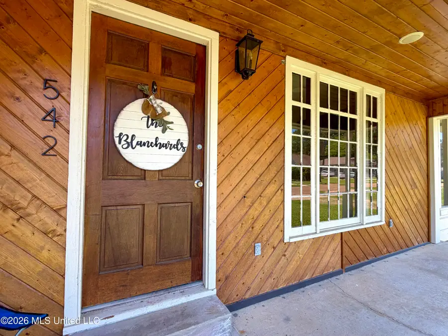 542 W Chickasaw Street, Brookhaven, MS 39601 - #2