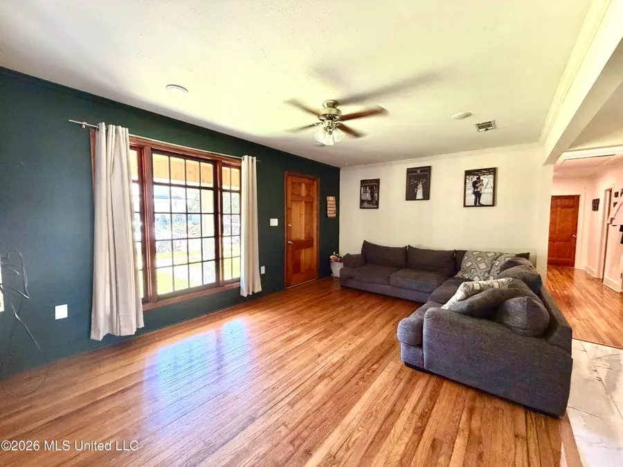 542 W Chickasaw Street, Brookhaven, MS 39601 - #3