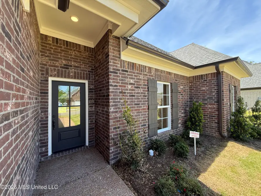 1079 Great Glen Drive, Southaven, MS 38671 - #2