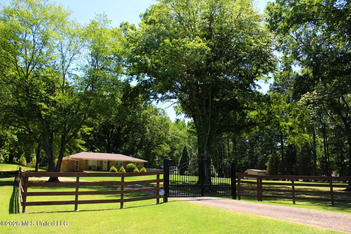 2934 Red Banks Road, Byhalia, MS 38611 - #1