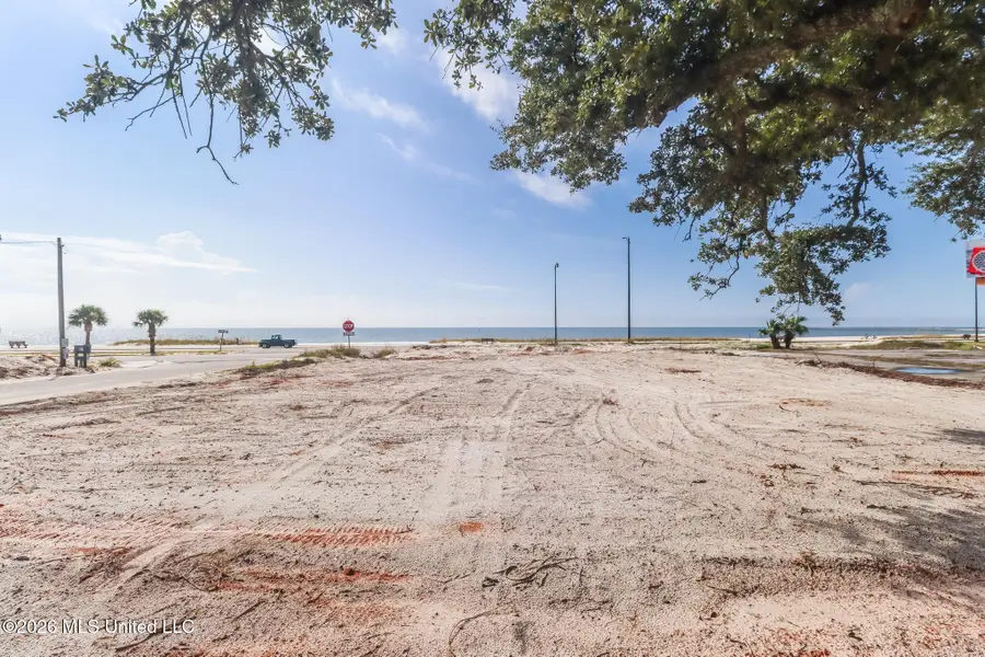 690 Beach Drive, Gulfport, MS 39507 - #2