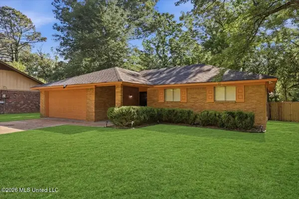 170 W Woodcrest Drive, Jackson, MS 39212