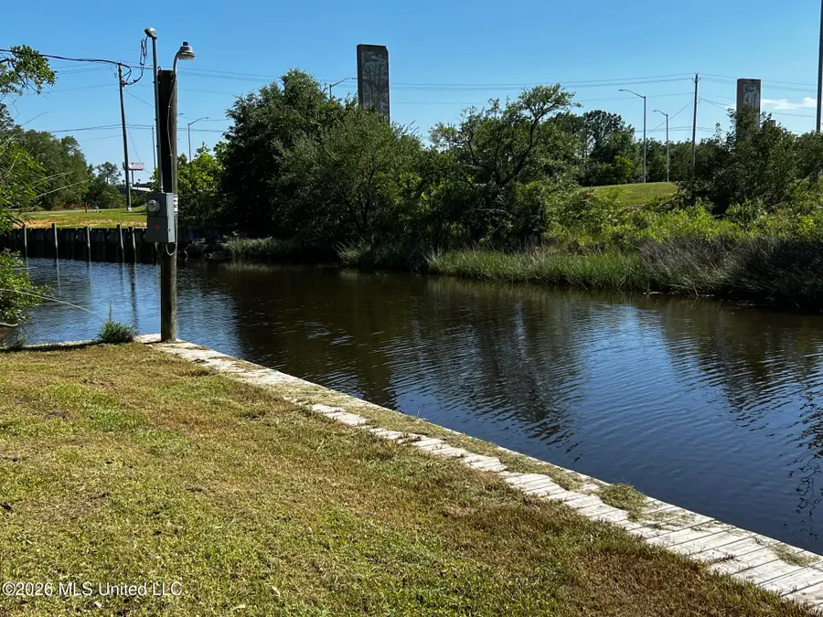 201 Livingston Drive, Pass Christian, MS 39571 - #2
