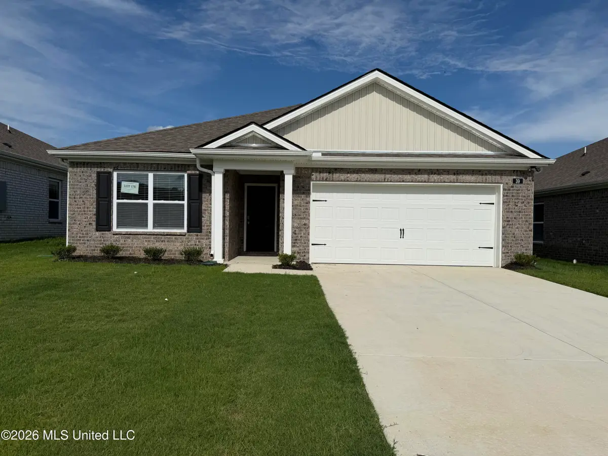 39 S Thorn Tree Street, Byhalia, MS 38611 - #1