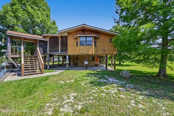 15 Wisteria Court, Bay Saint Louis, MS 39520