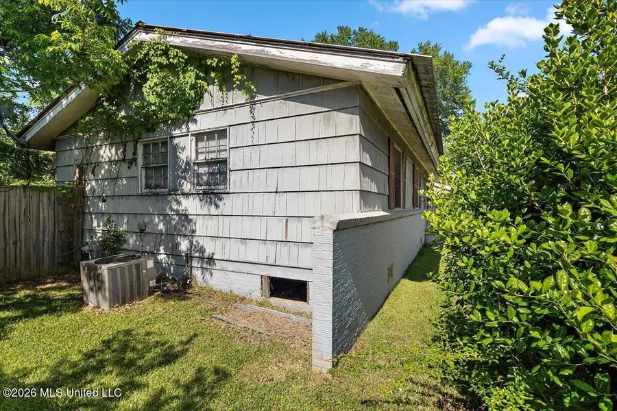 1015 Linden Drive, Kosciusko, MS 39090 - #3