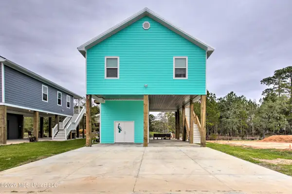 4082 Cardinal Street, Bay Saint Louis, MS 39520