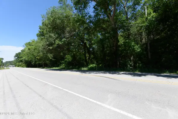 E Saracennia Road, Moss Point, MS 39562
