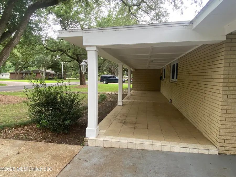 608 N Oak Street, Vidalia, LA 71373 - #3