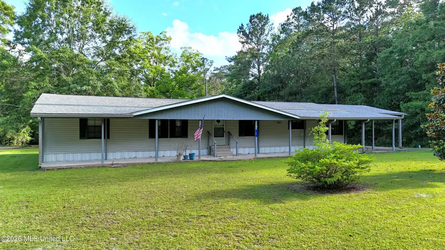 14 E Magnolia Avenue, McHenry, MS 39561 - #2