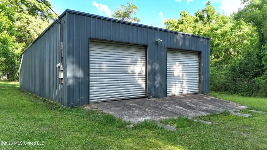 14 E Magnolia Avenue, McHenry, MS 39561 - #3