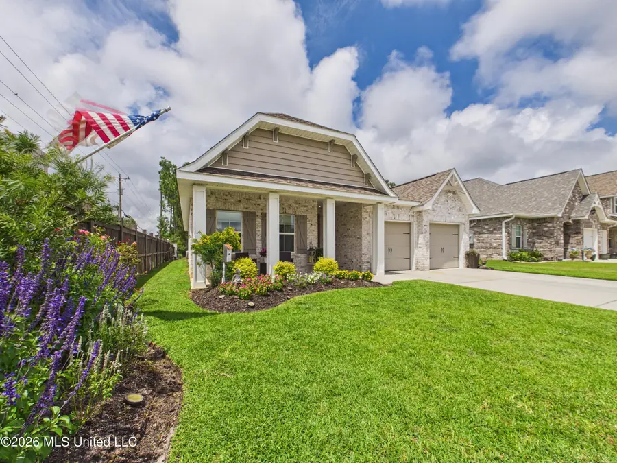 201 Madison Pl Drive, Ocean Springs, MS 39564 - #2