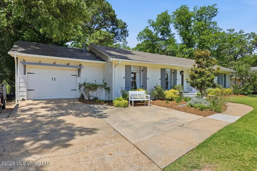 407 E College Street, Clinton, MS 39056 - #3