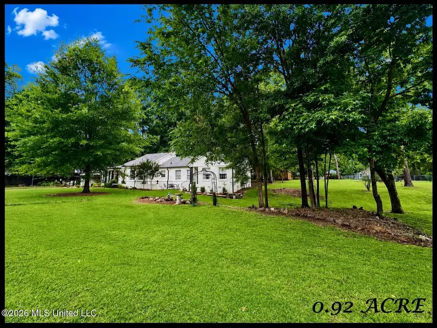 208 Sycamore Street, Sardis, MS 38666 - #2