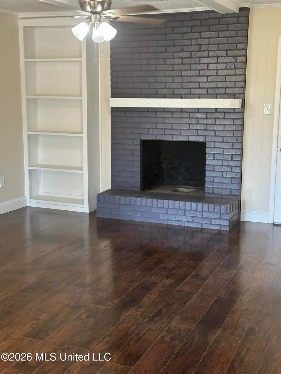 385 Somerset Drive, Jackson, MS 39206 - #2