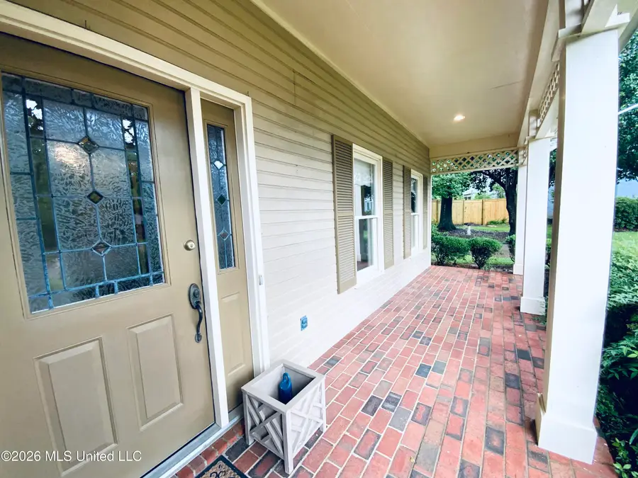 62 N Crownpointe Drive, Jackson, MS 39211 - #3