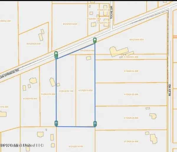 8725 Pickering Forest Drive, Ocean Springs, MS 39564
