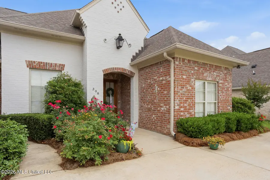 308 W Park Street, Canton, MS 39046 - #3