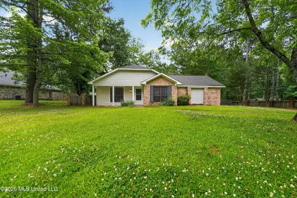 4252 Oak Lake Drive, Jackson, MS 39212