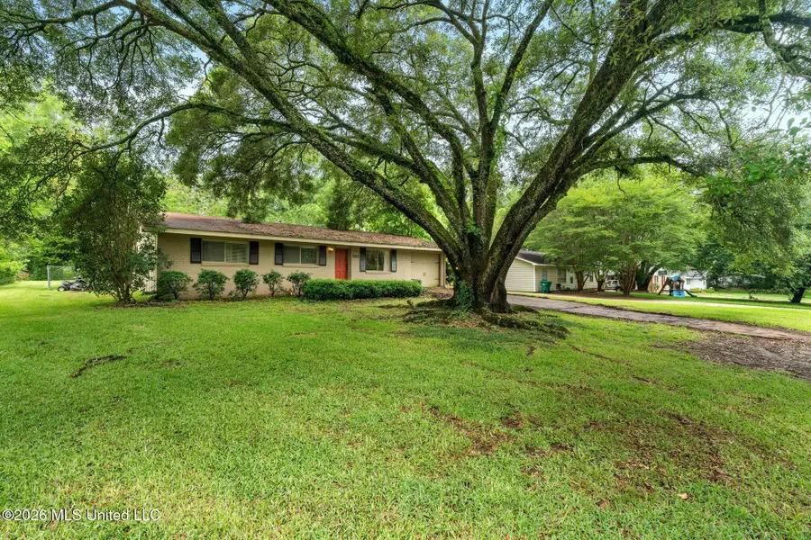 910 S Jackson Street, Brookhaven, MS 39601 - #2