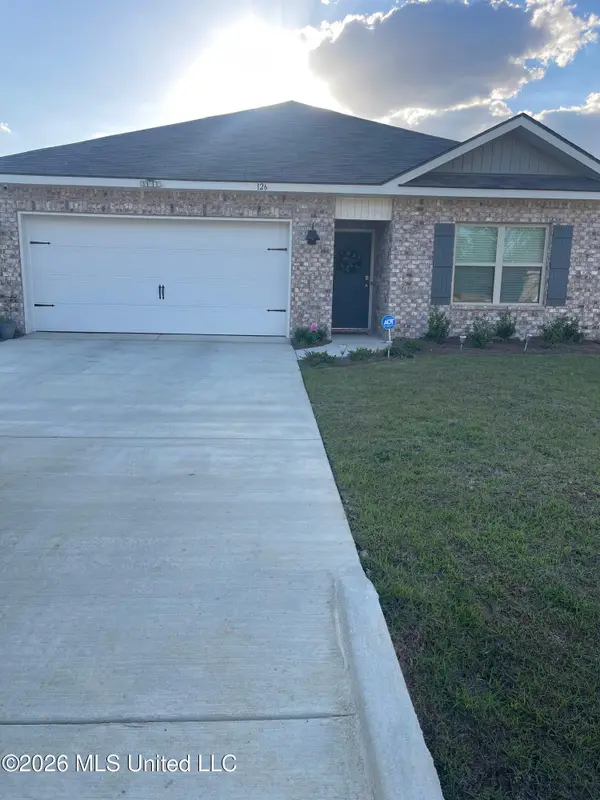 126 Cedar Ridge Boulevard, Pearl, MS 39208