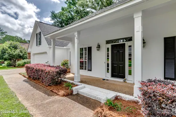 434 Autumn Creek Drive, Ridgeland, MS 39157
