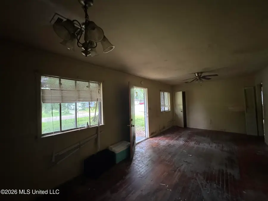 5652 Heard Street, Jackson, MS 39206 - #3