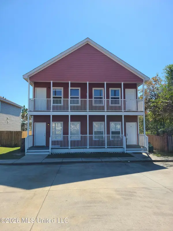 2116 Magazine Street, Ocean Springs, MS 39564