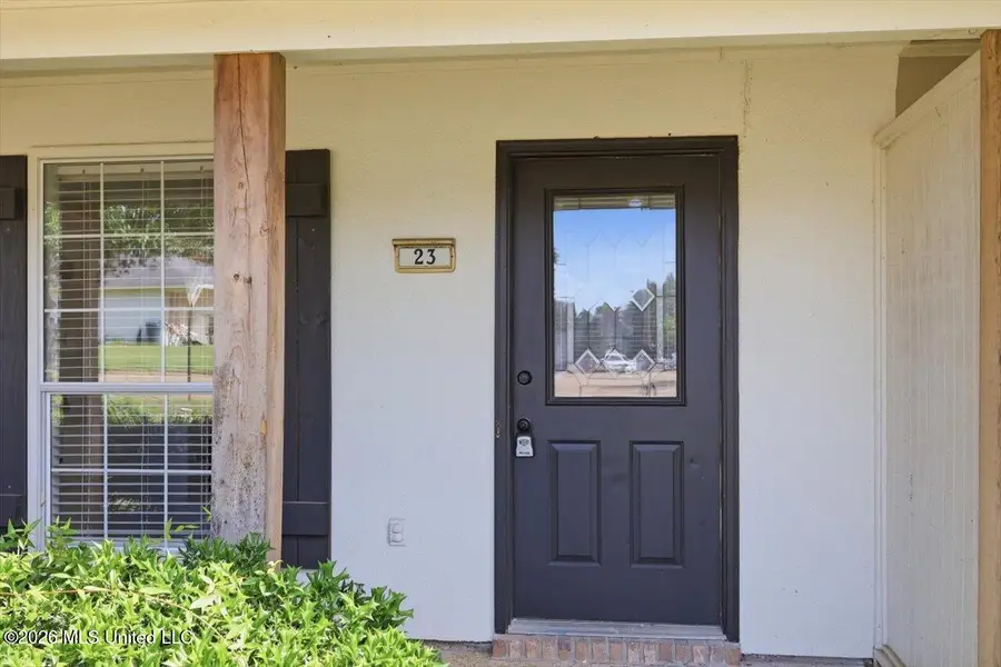 23 Meadowoods Place, Jackson, MS 39211 - #3