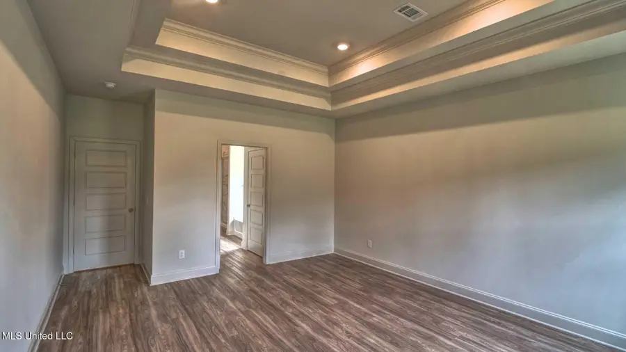 303 Castlewood Circle, Canton, MS 39046 - #3