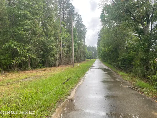 21205 S Fork Road, Saucier, MS 39574