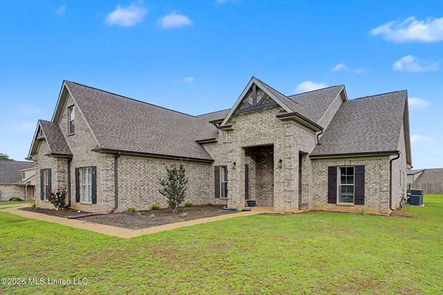 307 Garrison Drive, Senatobia, MS 38668 - #3