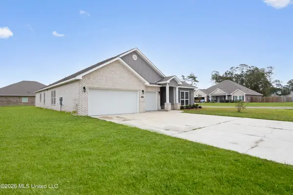6000 Penni Lane, Ocean Springs, MS 39564