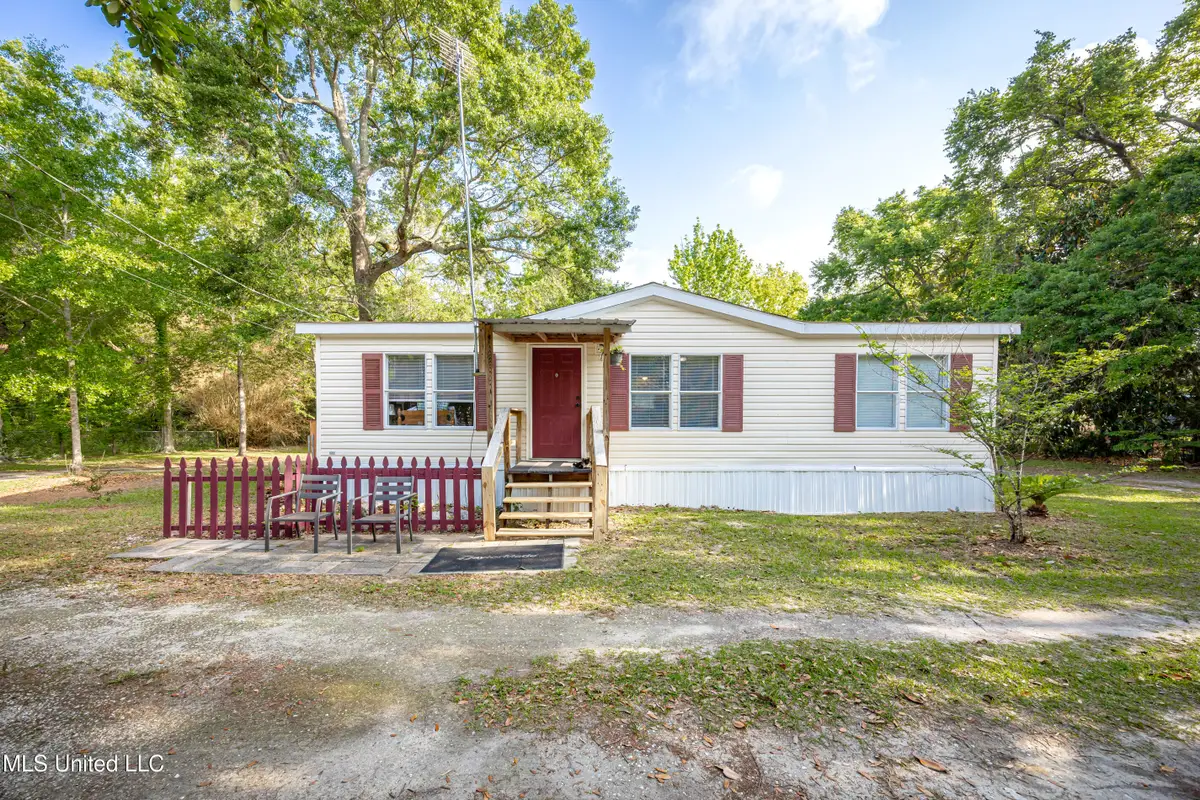 8708 Maple Avenue, Ocean Springs, MS 39564 - #1