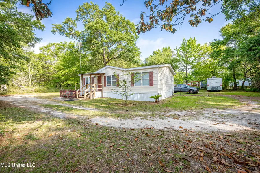 8708 Maple Avenue, Ocean Springs, MS 39564 - #2