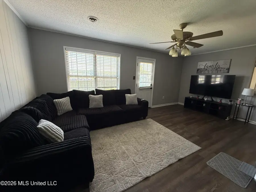589 Lake Shore Drive, Southaven, MS 38671 - #3