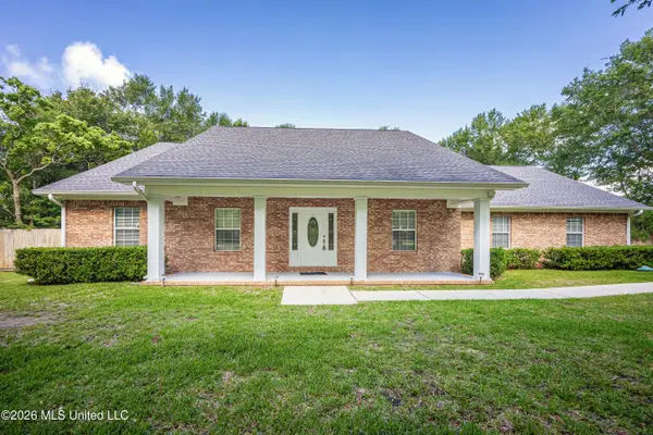 13813 Puerto Drive, Ocean Springs, MS 39564