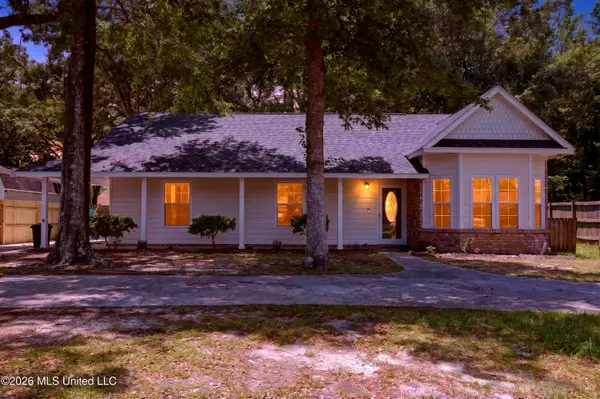 2621 Beachview Drive, Ocean Springs, MS 39564