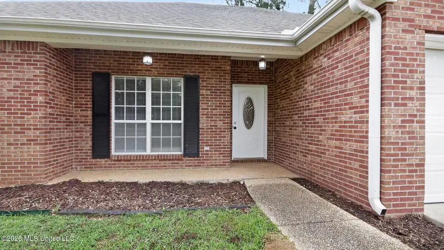 110 Live Oaks Boulevard, Pearl, MS 39208 - #2