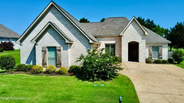 213 Clubview Circle, Pearl, MS 39208