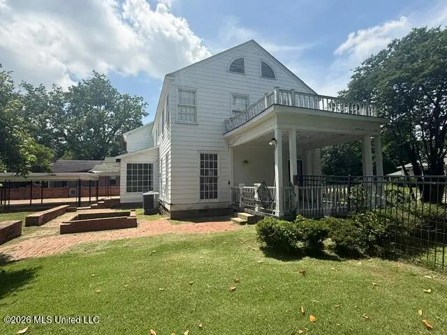 154 W 2nd Street, Clarksdale, MS 38614 - #2