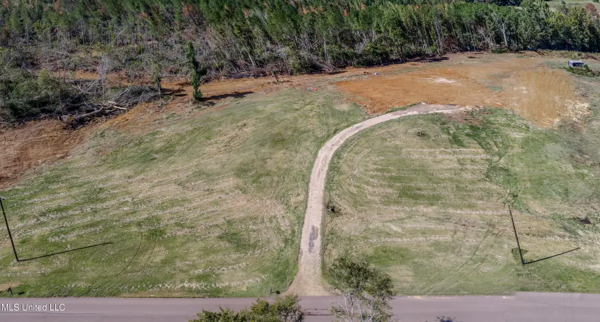 131 Waverly Circle, Senatobia, MS 38668 - #1