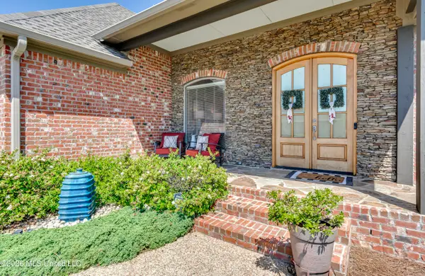 216 Emerald Circle, Brandon, MS 39047