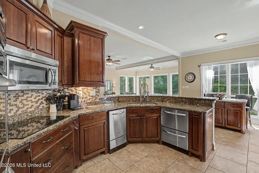 8465 Belmor Lakes Drive, Olive Branch, MS 38654 - #3