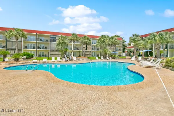 2046 Beach Boulevard, Biloxi, MS 39531